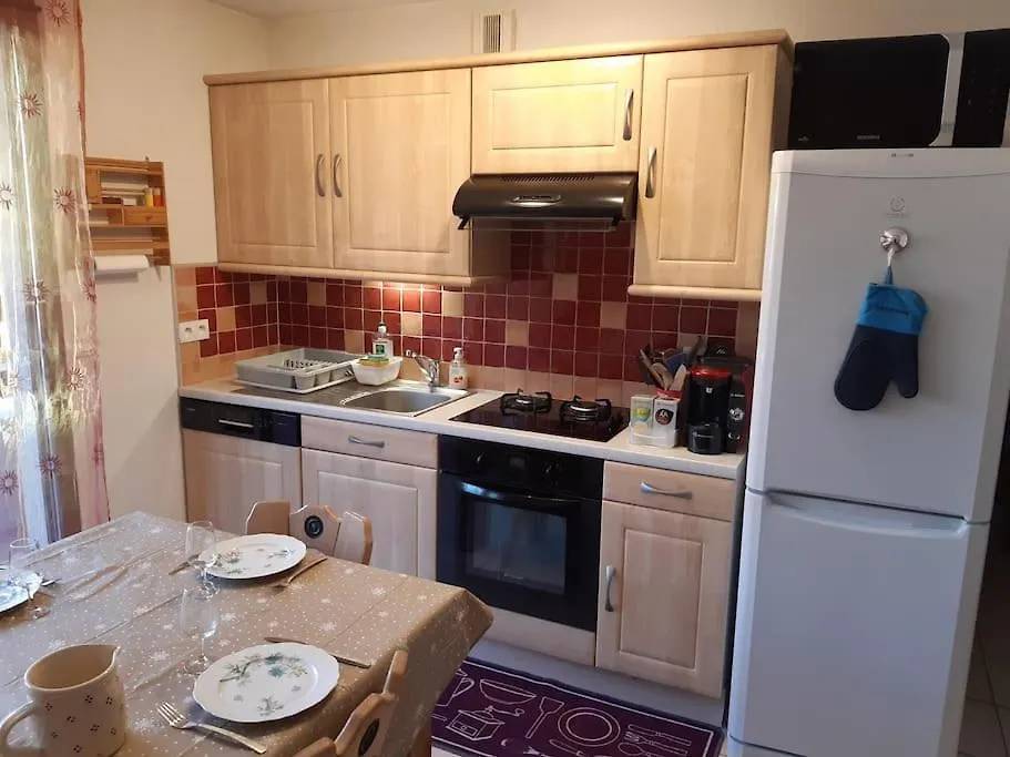 Appartement Accueillant Dans Residence Calme Sallanches