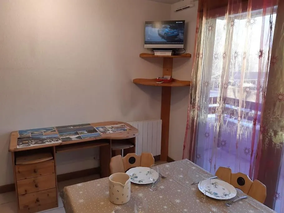Appartement Accueillant Dans Residence Calme Sallanches